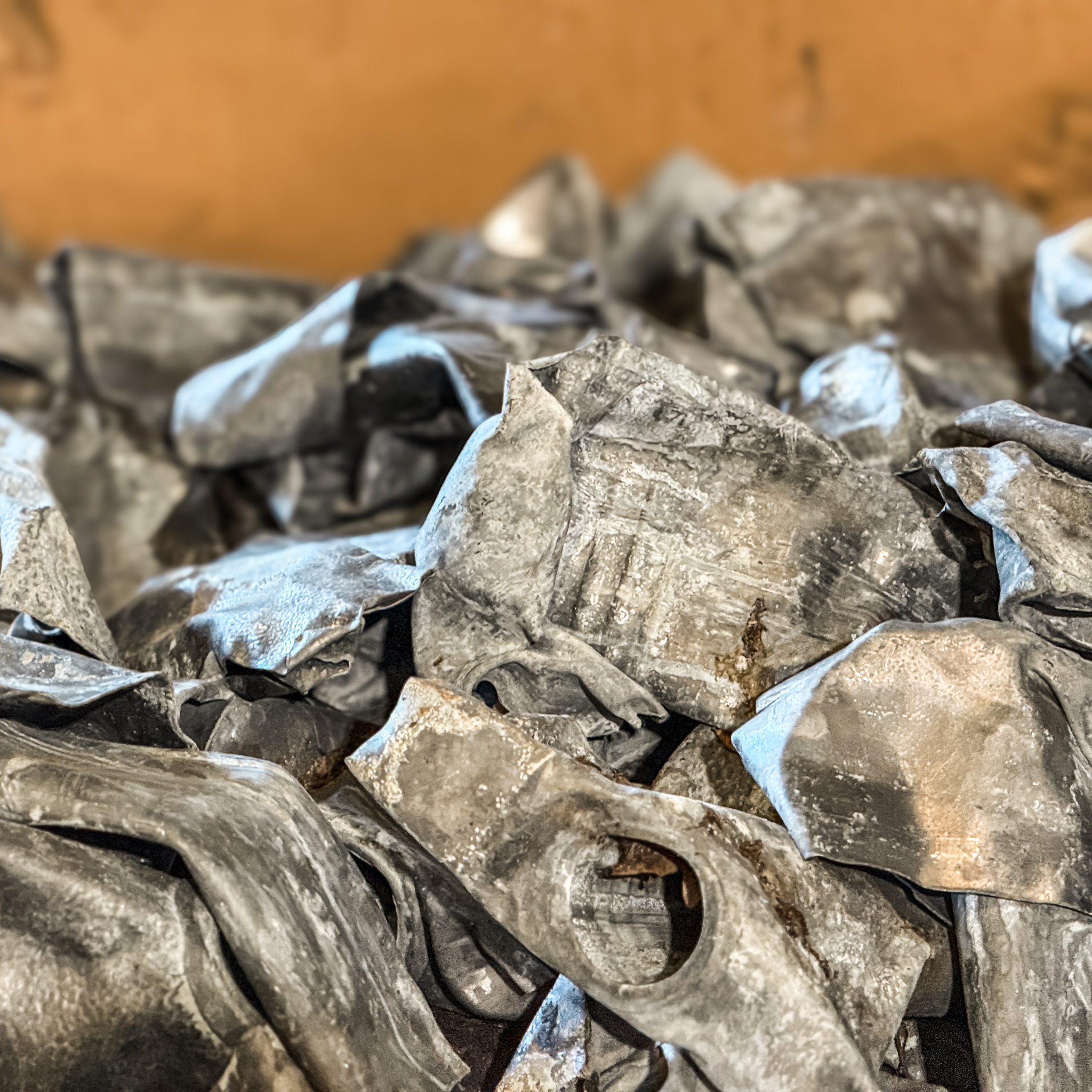 Soft lead scrap pieces