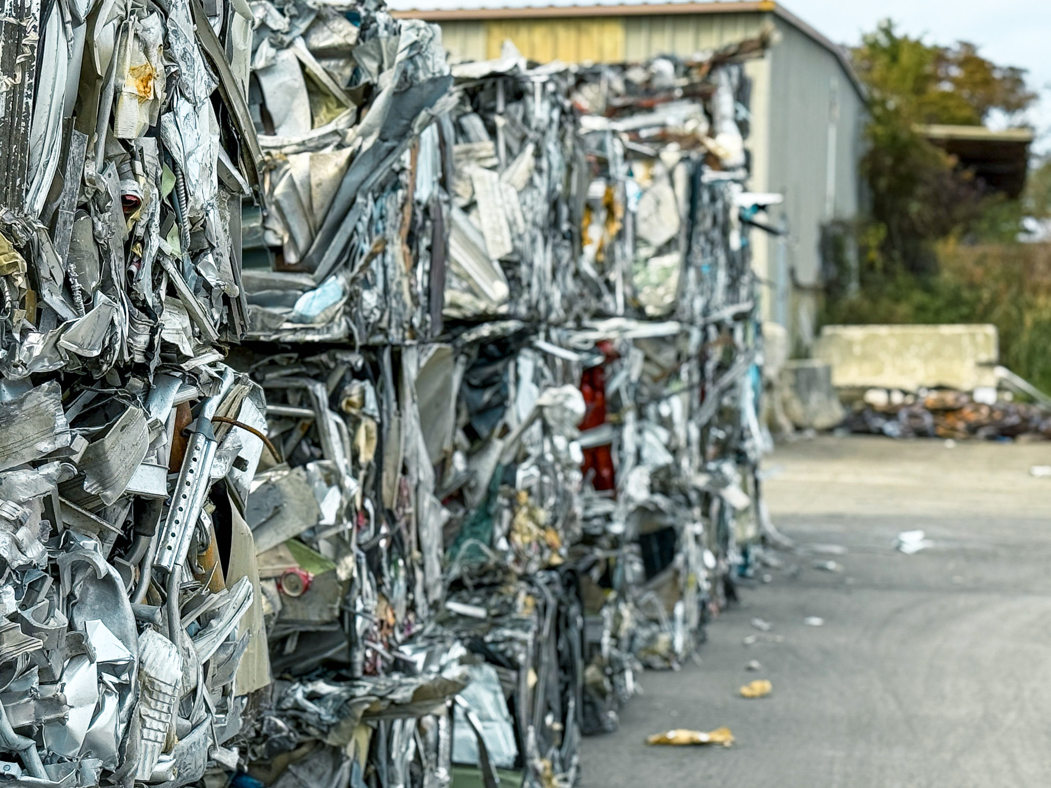 Overview of yard activity and mixed scrap